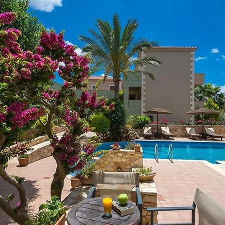 Mistral - For Solo Travelers Maleme
