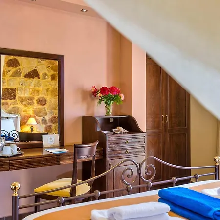 Mistral - For Solo Travelers Hotel 3*