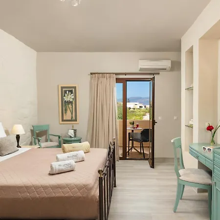 Mistral - For Solo Travelers Hotel